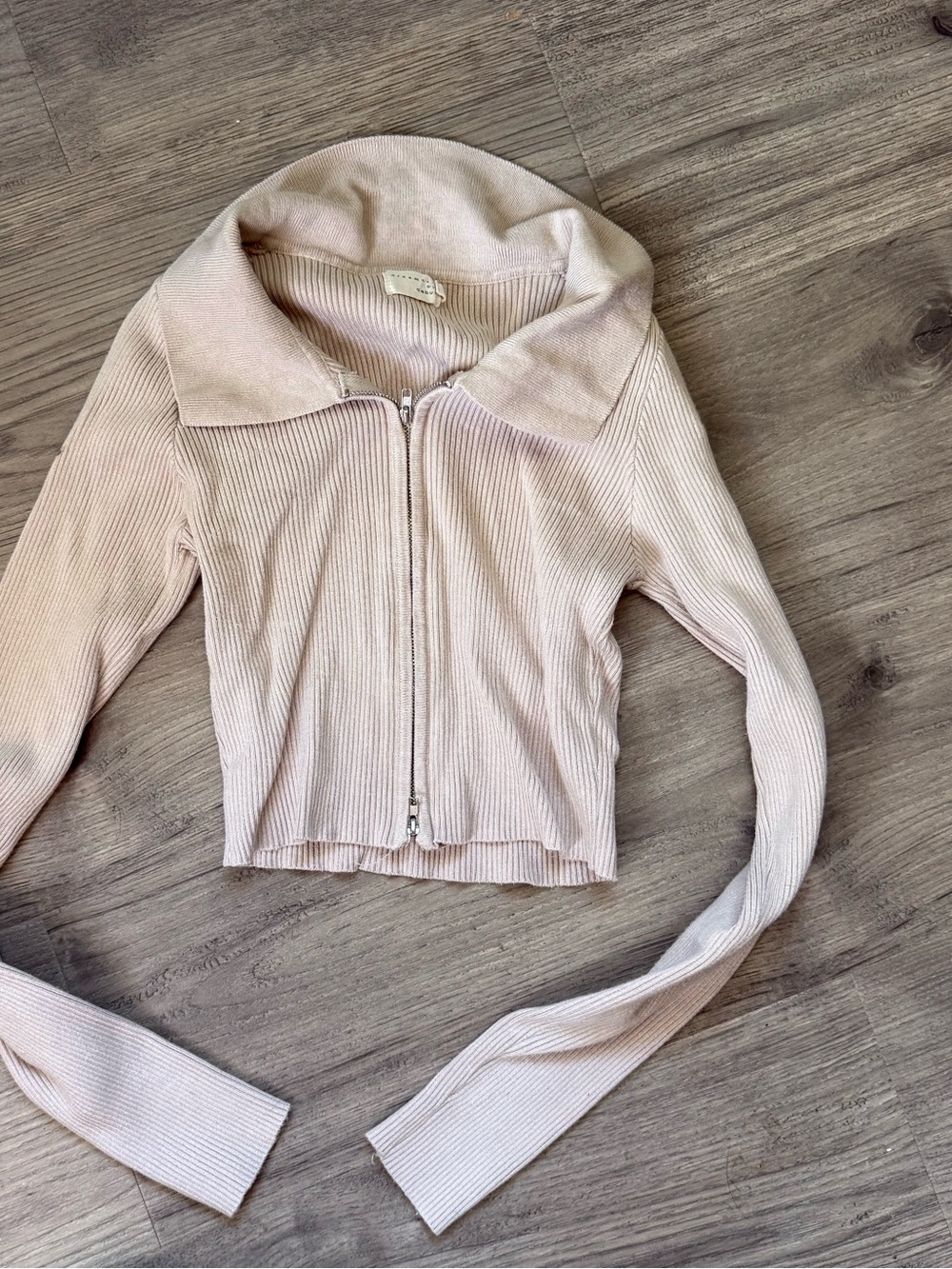 Cropped Ribbed Zip-Front Top in Light Beige - Picture 2 of 4